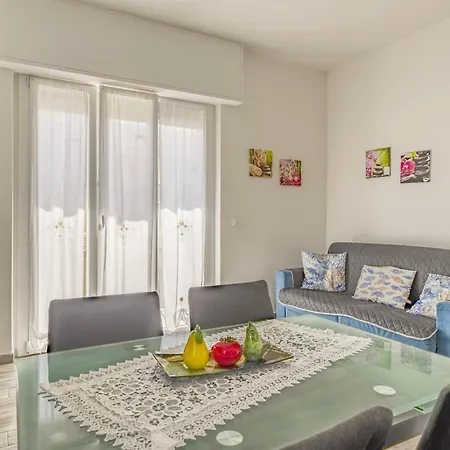 Apartment Flat *